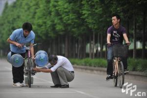 Amphibious bicycle in Wuhan, China (6).jpg